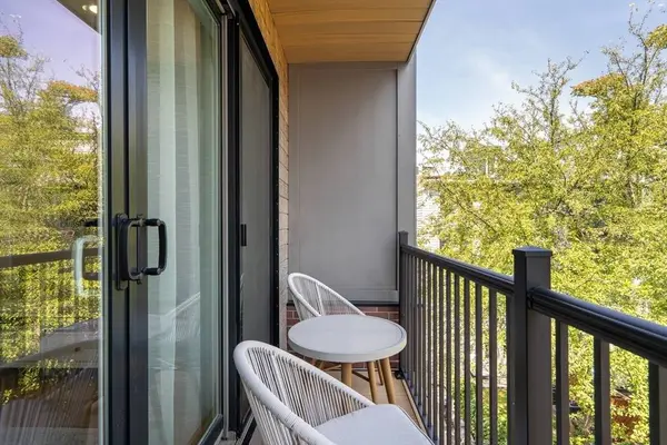 10 Everett #304, Boston, MA 02128