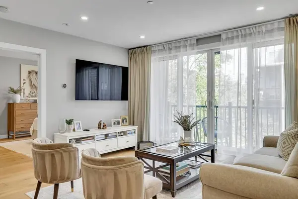 10 Everett #304, Boston, MA 02128