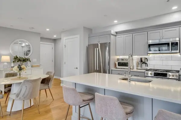 10 Everett #304, Boston, MA 02128