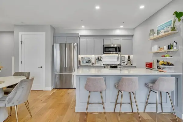 10 Everett #304, Boston, MA 02128