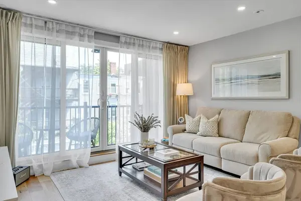 10 Everett #304, Boston, MA 02128