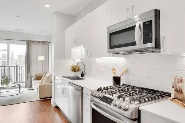 205 Maverick St #U308, Boston, MA 02128