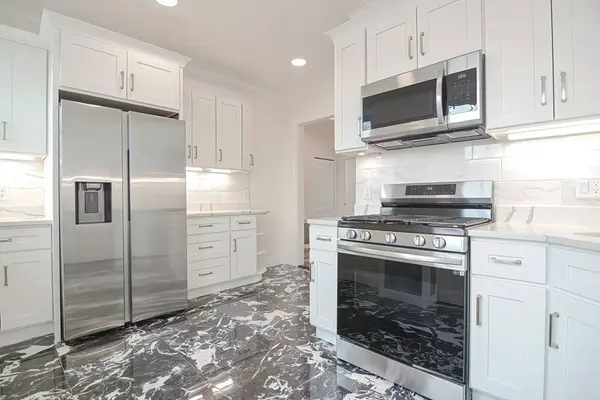 453 Washington #5, Brookline, MA 02446