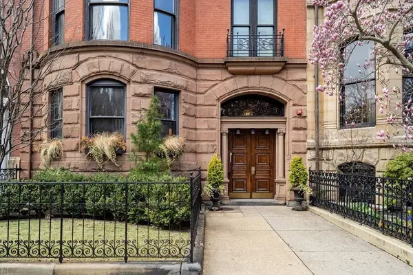 167 Commonwealth Ave #8, Boston, MA 02116