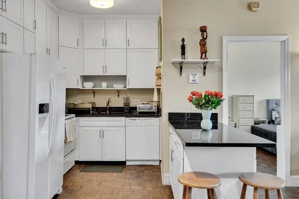 167 Commonwealth Ave #8, Boston, MA 02116