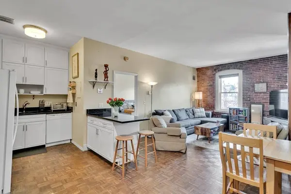 167 Commonwealth Ave #8, Boston, MA 02116