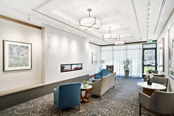 6 Whittier Place #4B, Boston, MA 02114