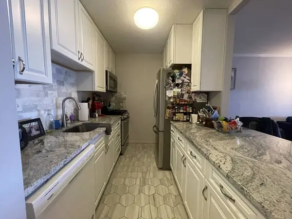 8 Whittier Place #23B, Boston, MA 02114