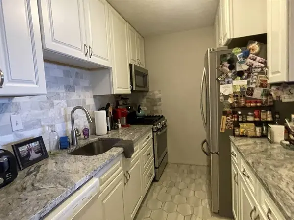 8 Whittier Place #23B, Boston, MA 02114