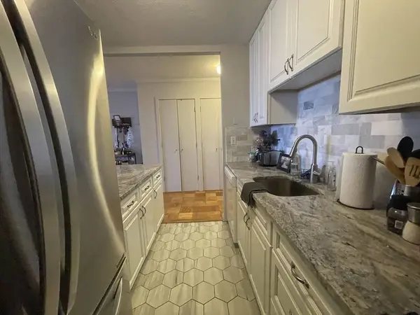 8 Whittier Place #23B, Boston, MA 02114