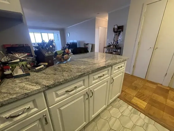 8 Whittier Place #23B, Boston, MA 02114