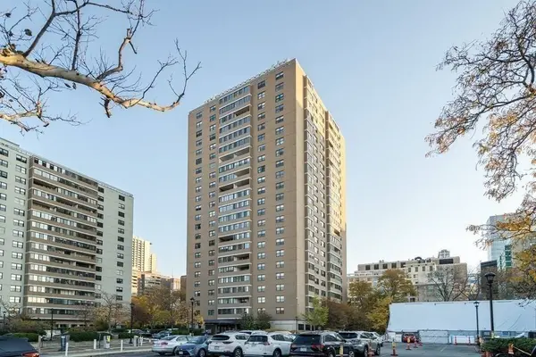 8 Whittier Place #23B, Boston, MA 02114