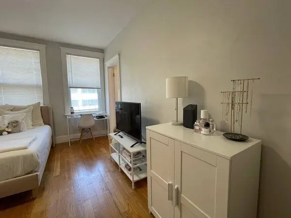 32 Sidlaw Rd #15, Boston, MA 02135