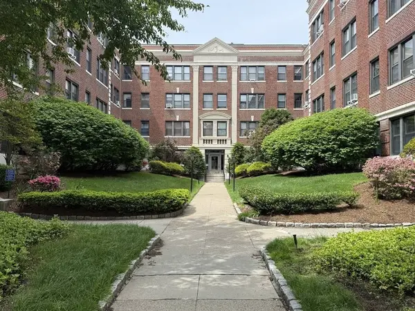 141 Englewood Ave #43, Boston, MA 02135