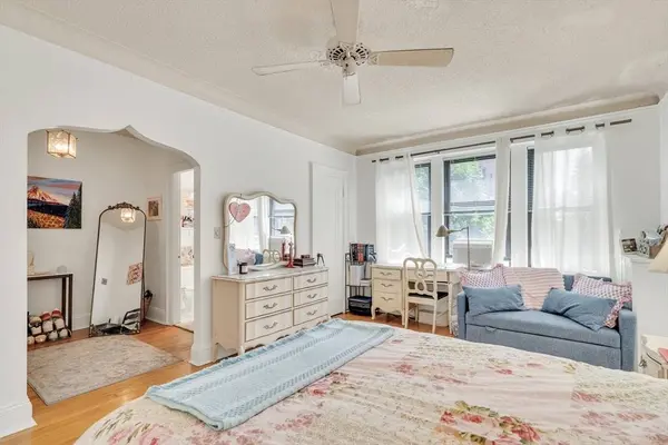 141 Englewood Ave #23, Boston, MA 02135