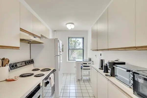 141 Englewood Ave #23, Boston, MA 02135