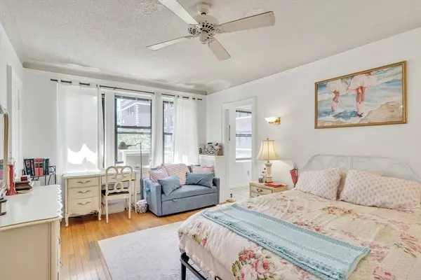 141 Englewood Ave #23, Boston, MA 02135