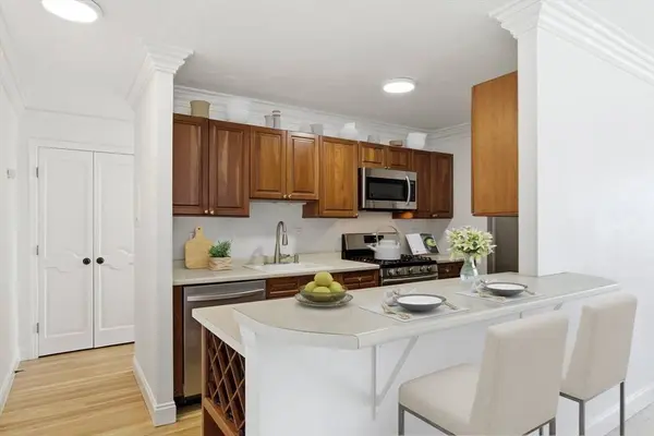 6 Whittier Place #17D, Boston, MA 02114