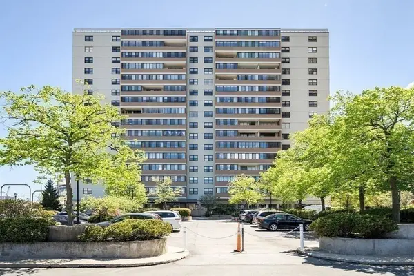 6 Whittier Place #17D, Boston, MA 02114