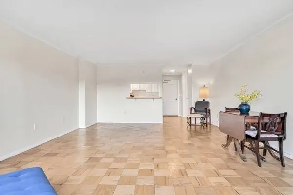 8 Whittier Place #4J, Boston, MA 02114