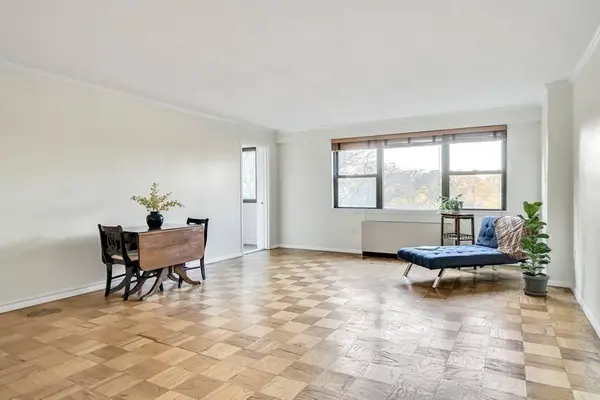 8 Whittier Place #4J, Boston, MA 02114