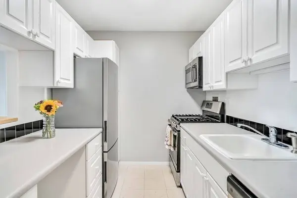 8 Whittier Place #4J, Boston, MA 02114