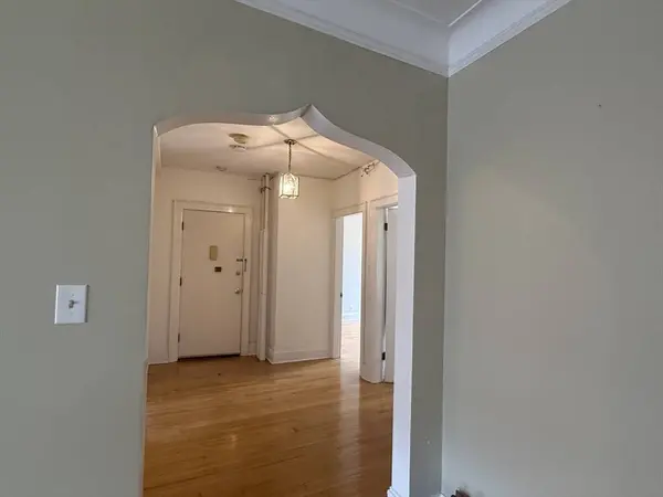 145 Englewood Ave #42, Boston, MA 02135