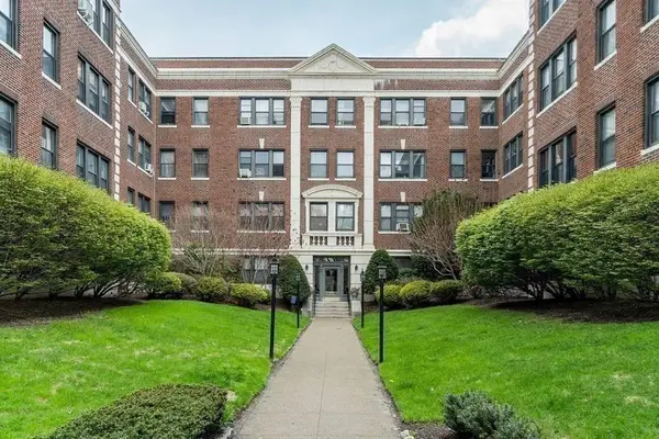 145 Englewood Ave #42, Boston, MA 02135