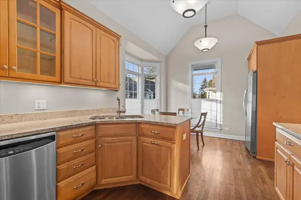 572 Vine AVE, Highland Park, IL 60035
