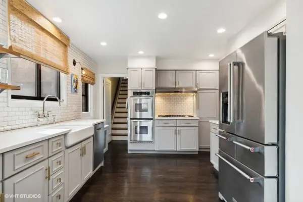 434 Lakeside Manor RD, Highland Park, IL 60035