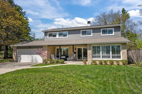 943 Marvell LN, Highland Park, IL 60035
