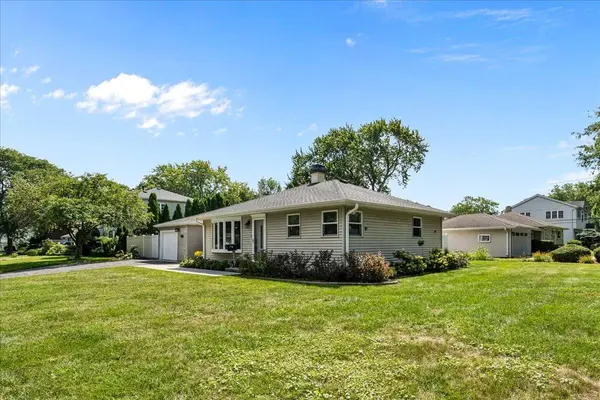 2311 Sigwalt ST, Rolling Meadows, IL 60008