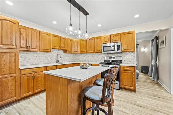 2311 Sigwalt ST, Rolling Meadows, IL 60008