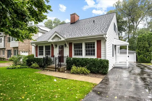 1122 Osterman AVE, Deerfield, IL 60015