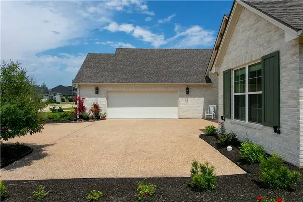 1753 Kerr Valley LN, College Station, TX 77845