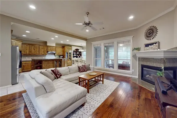4415 Edinburgh PL, College Station, TX 77845
