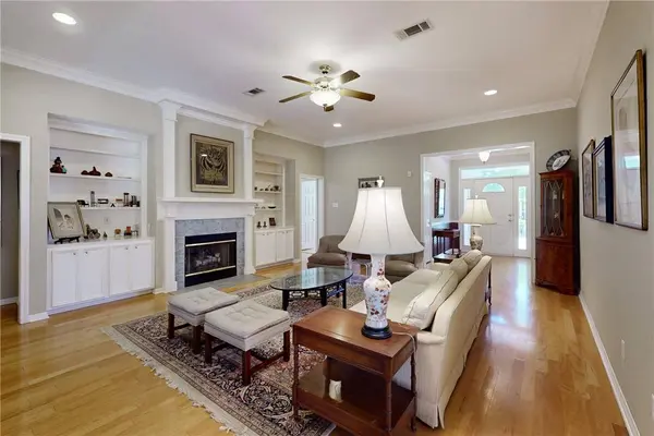 707 Coral Ridge, College Station, TX 77845