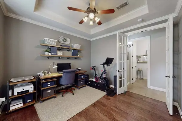 5114 Congressional DR, College Station, TX 77845