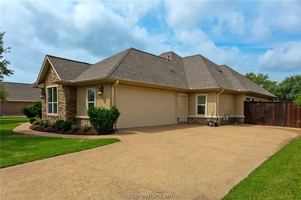 5114 Congressional DR, College Station, TX 77845