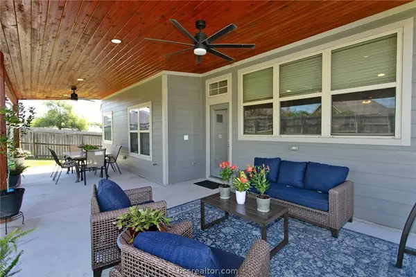 2071 Positano LOOP, Bryan, TX 77808