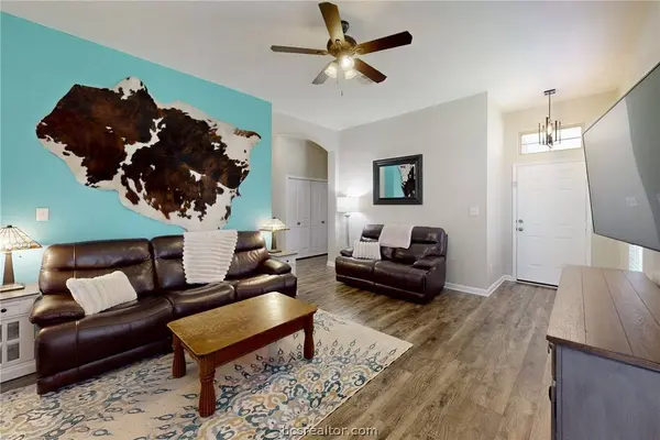 2071 Positano LOOP, Bryan, TX 77808