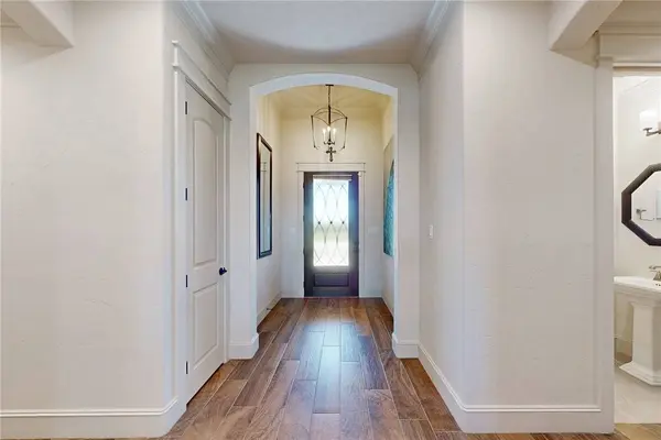 5015 Highline DR, Bryan, TX 77802