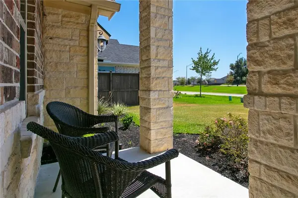 5015 Highline DR, Bryan, TX 77802