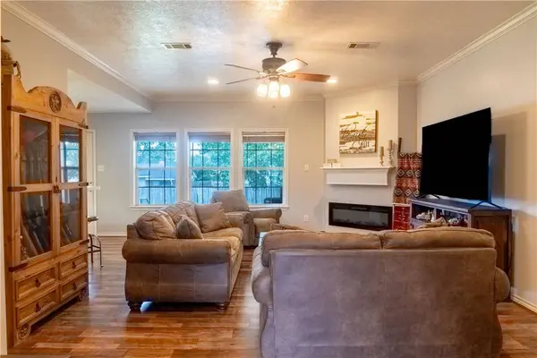919 Alan LN, Caldwell, TX 77836