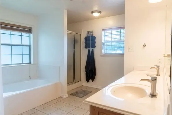 919 Alan LN, Caldwell, TX 77836