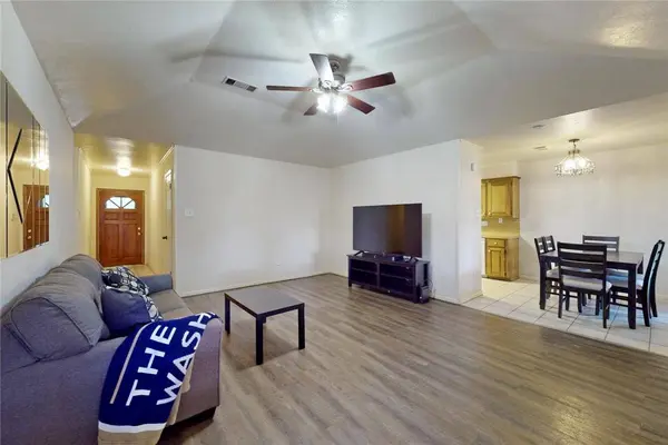 800 Azalea CT, College Station, TX 77840
