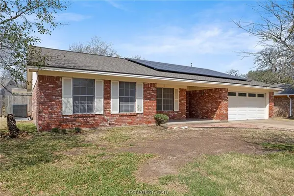 1211 King Arthur CIR, College Station, TX 77840