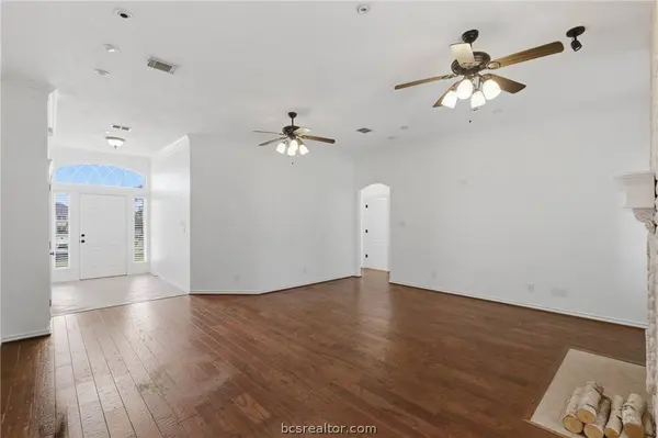 1200 Beacon CT, College Station, TX 77845