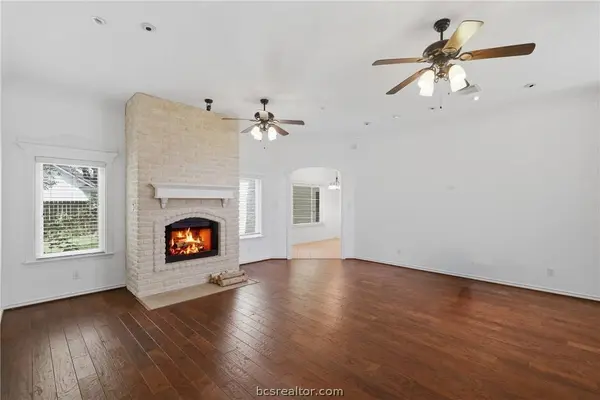 1200 Beacon CT, College Station, TX 77845