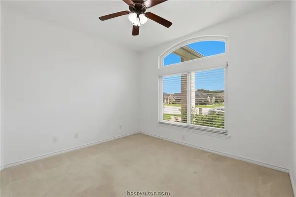1200 Beacon CT, College Station, TX 77845